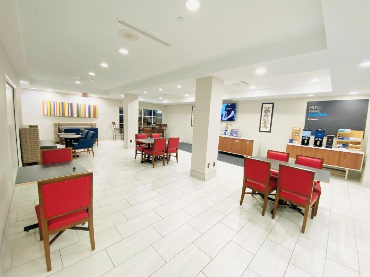 Holiday Inn Express & Suites Houston East - Baytown, An Ihg Hotel מראה חיצוני תמונה