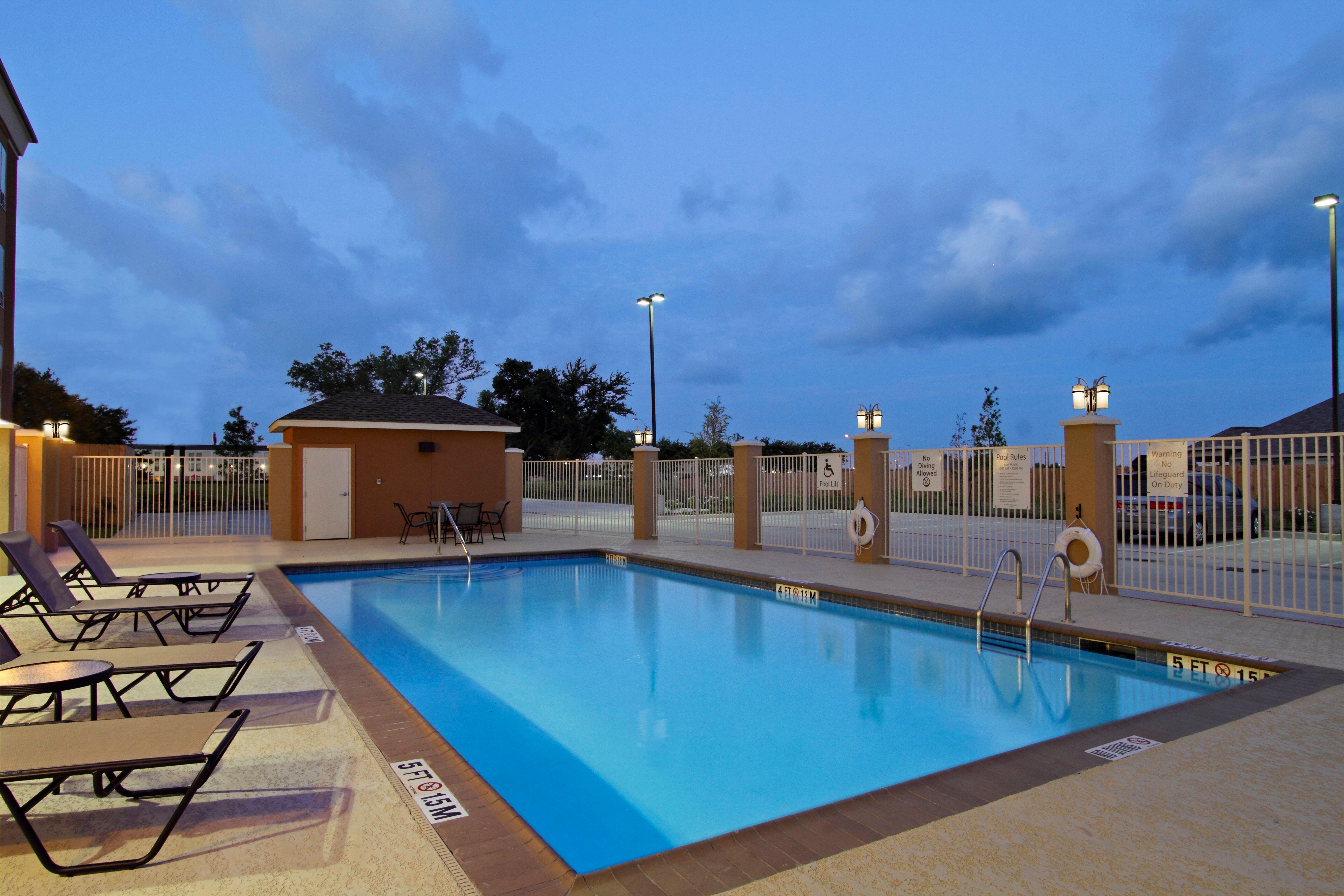 Holiday Inn Express & Suites Houston East - Baytown, An Ihg Hotel מראה חיצוני תמונה