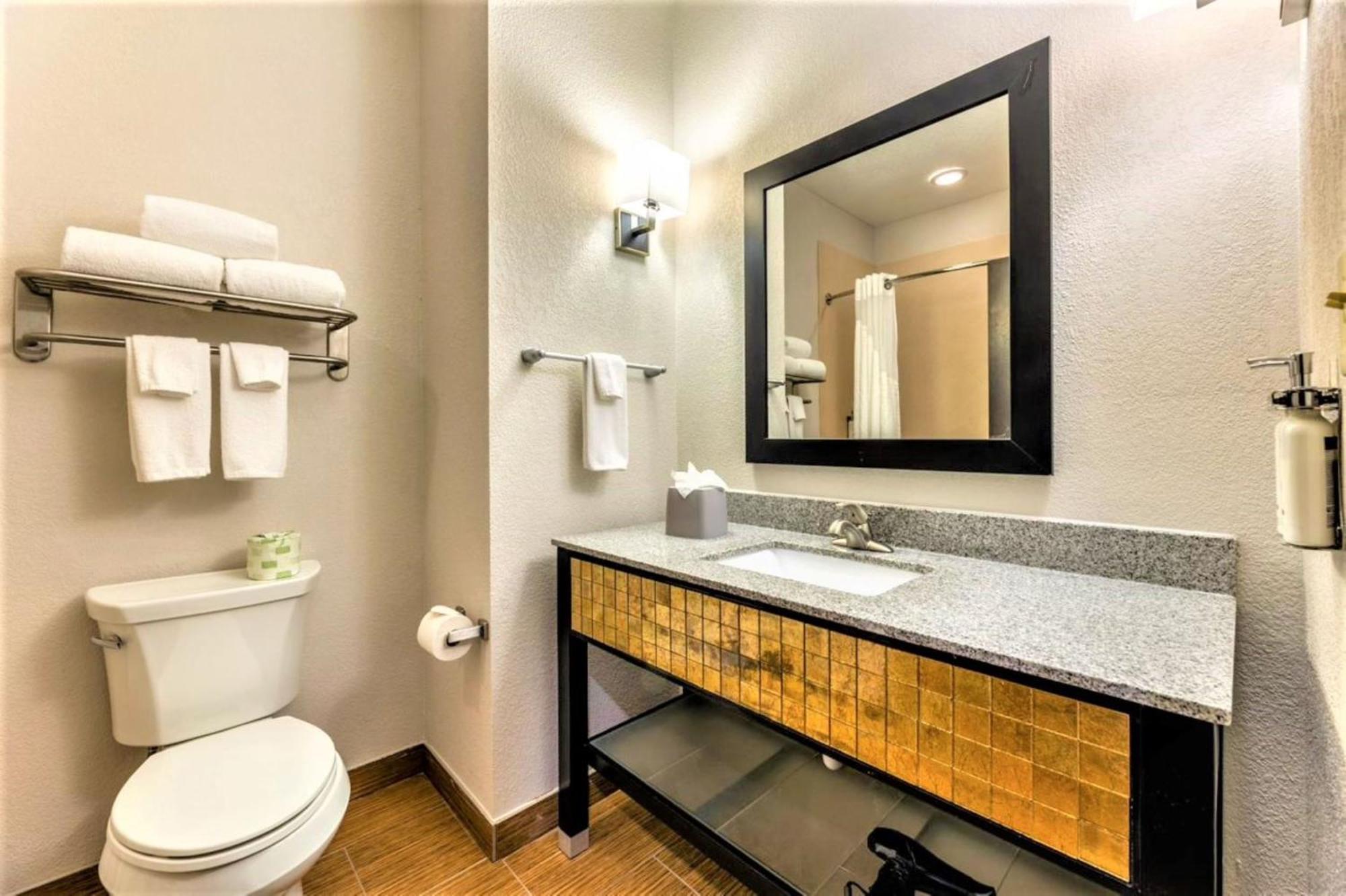 Holiday Inn Express & Suites Houston East - Baytown, An Ihg Hotel מראה חיצוני תמונה